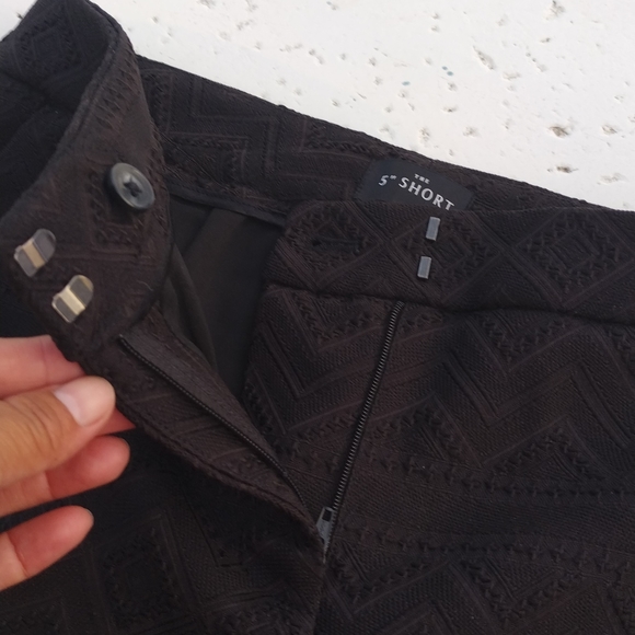 Shorts - Picture 4 of 5